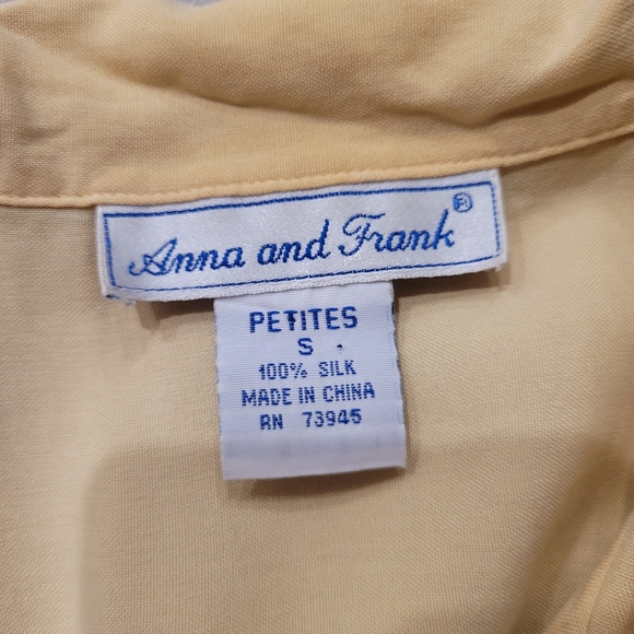 Vintage Anna and Frank Silk Soft 100% Silk Yellow Sleeveless Button Blouse SP - Picture 8 of 8